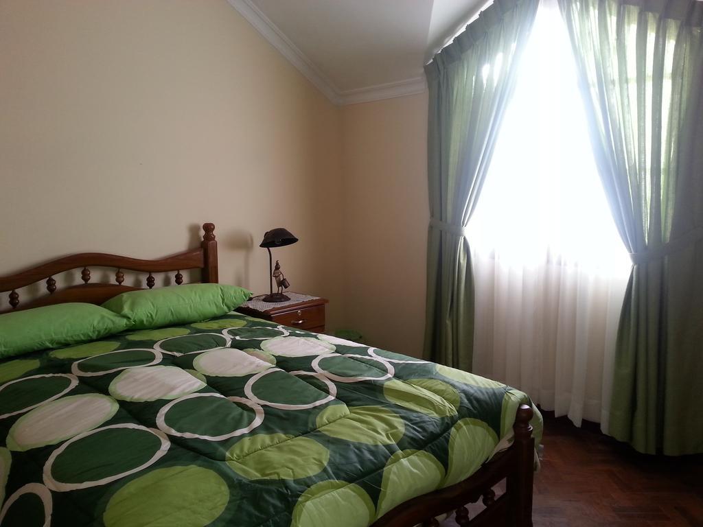 Villa Oropeza Hostel Sucre Pokoj fotografie